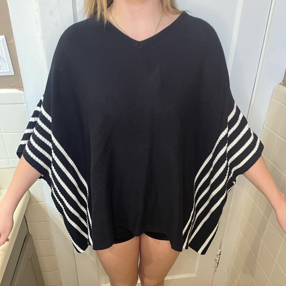 ALYA Black Striped Batwing Sleeve Poncho Sweater - Size M - EUC